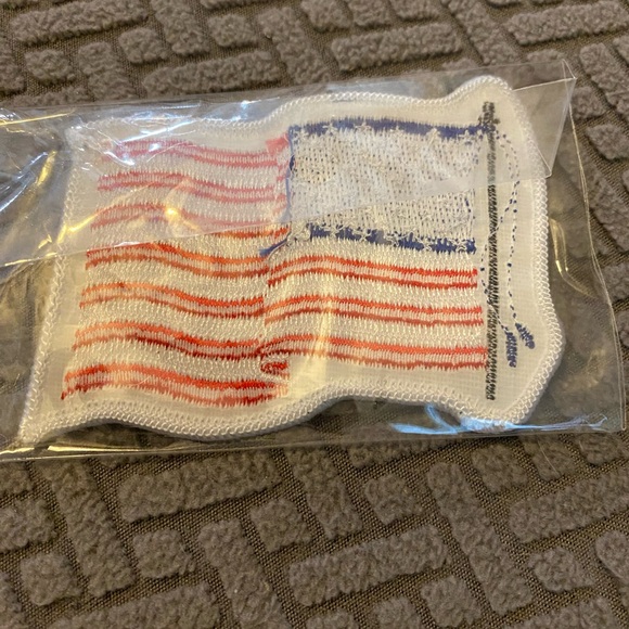 New American flag patch. Great add on to bundle - Picture 2 of 2